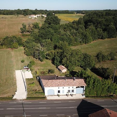 Bed and Breakfast Vignesarichard Chevanceaux Exterior foto